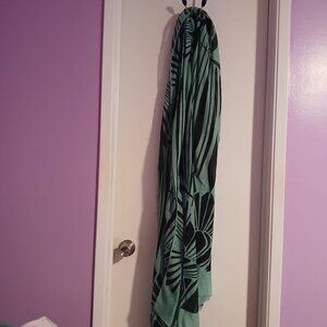 Nicole Richie Collection Women's  Oversized  Black and Green Print Scarf